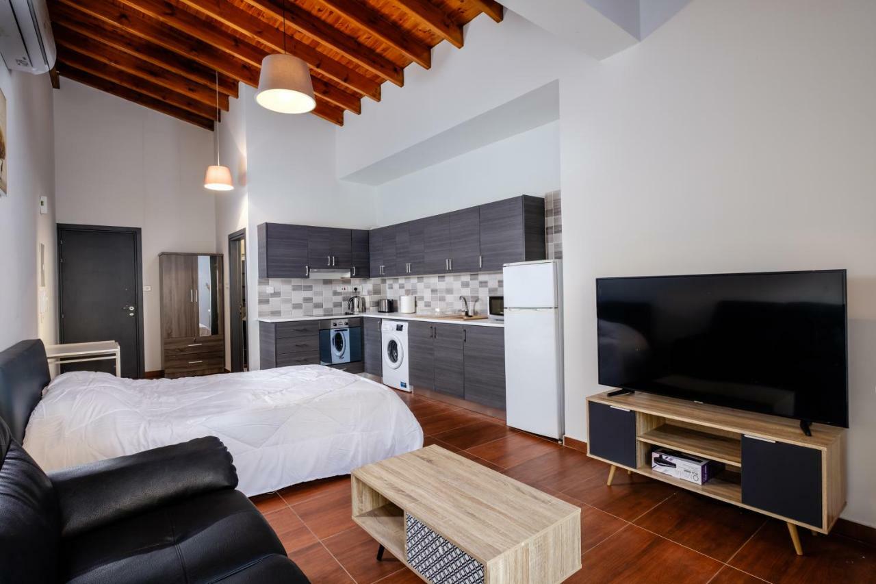 The Loft Studio Apartment Larnaca Exterior photo